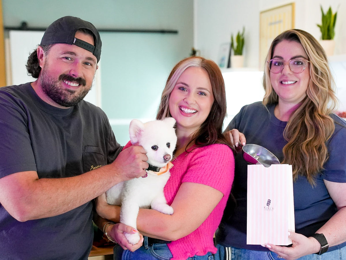 The Kïki's family: Jessie, his wife, his sister and Kiki